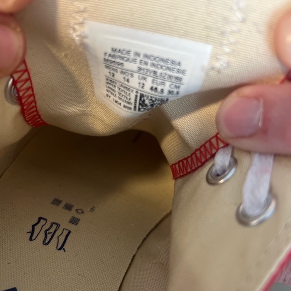 Converse Red All Stars. UNISEX; M-12/W-14; excellent condition. - Picture 4 of 6